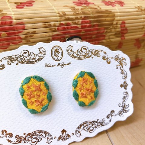 金木犀　刺繍ピアス