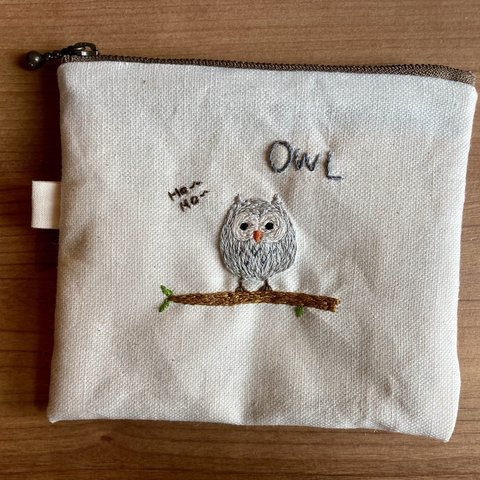 フクロウの刺繍ポーチ🪡(14cmファスナー)