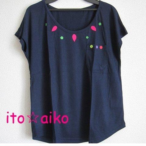 レーヨンのてろん感が良し♪エスニック調☆カラフルTシャツ☆☆（ネイビー）