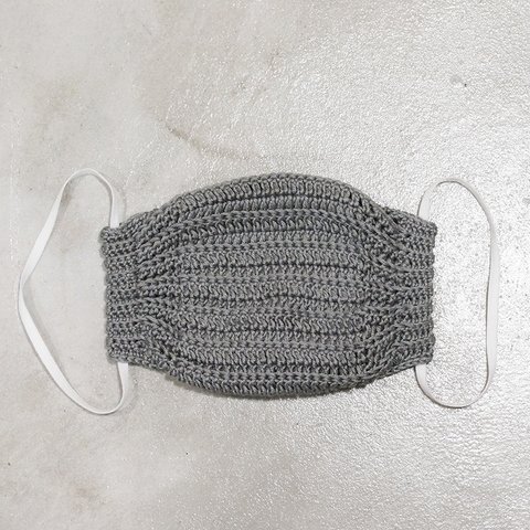 手編みニットの立体マスク(グレー)