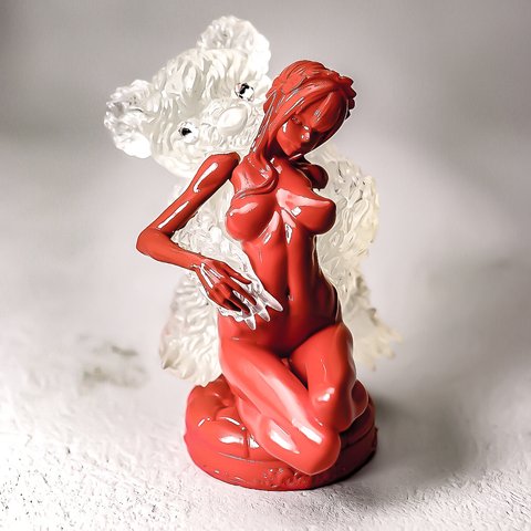 Let me take you ”RED” / STATUE