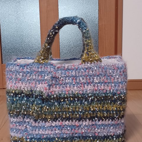 送料込み　毛糸のバッグ👜グリーン系とピンク系