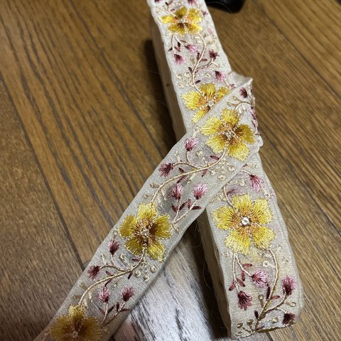 インドリボン　刺繍　花柄　インド刺繍リボン　1m