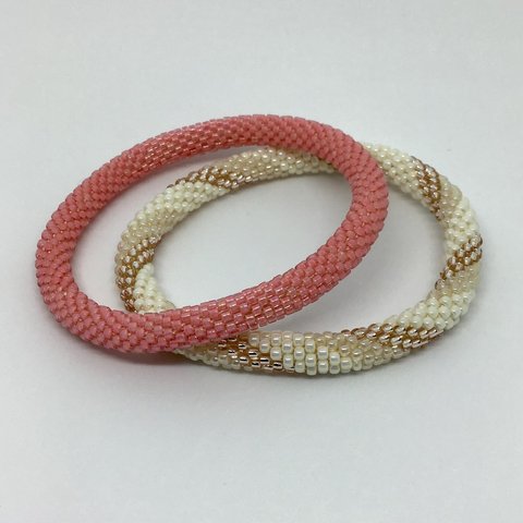 2点セット ◇ CoralPink & Spiral 〜ビーズクロッシェのブレスレット〜