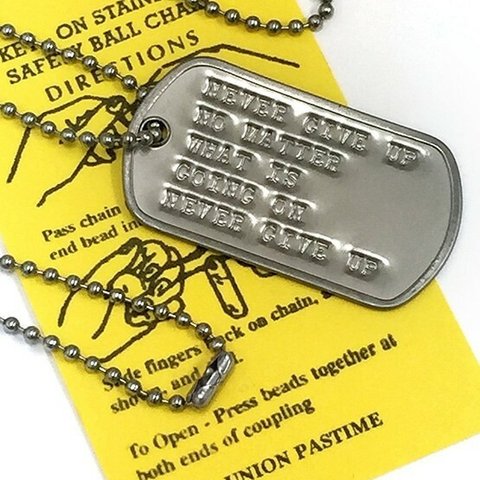 名言 DOGTAG 決してあきらめてはなりません.どんなことが起ころうとも決して諦めぬよう DP-022 USA 新品