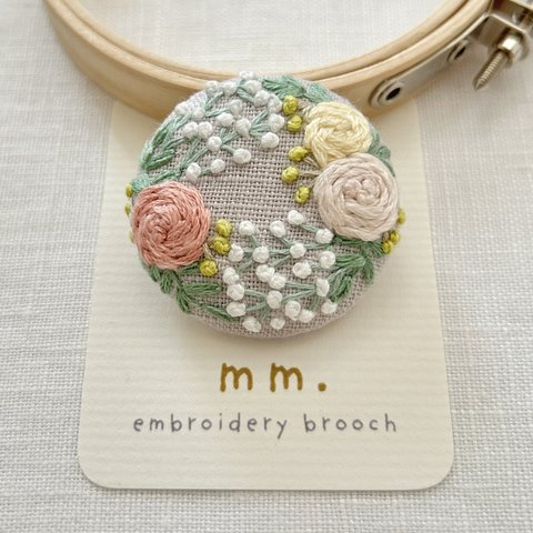 お花の刺繍ブローチ 