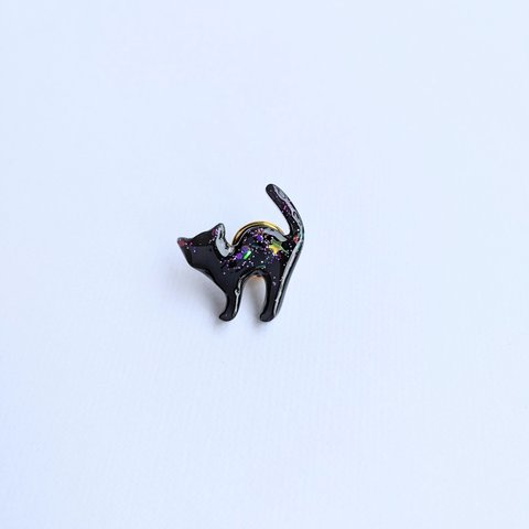 小さな黒猫のタックピン