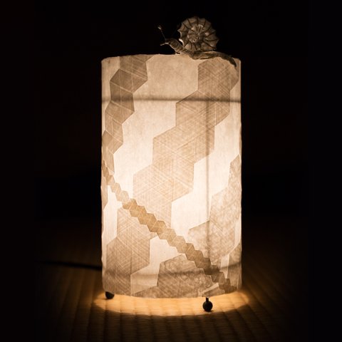 オリジナルカタツムリのいる和紙の明かり（置き型）