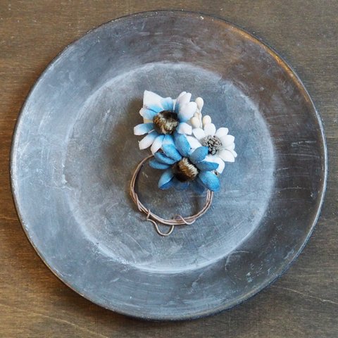 Small bouquet brooch【blue】