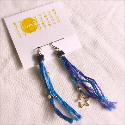 ☆プチプラ☆刺繍糸の天の川ピアス