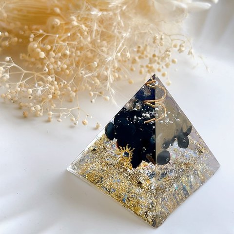 ピラミッド型 オルゴナイト オニキス 自制心 判断力 決断力アップ 黒 インテリア 浄化 風水 置物 母の日 新生活