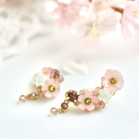 桜の花束イヤーカフ