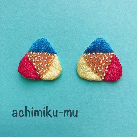 △きのみ△刺繍ピアス/イヤリング