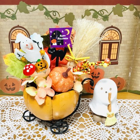 パンプキン🎃の車に乗ったオバケちゃん👻