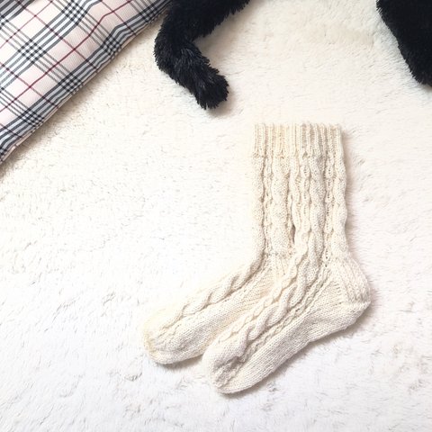 aran cable socks ✳︎ ivory  