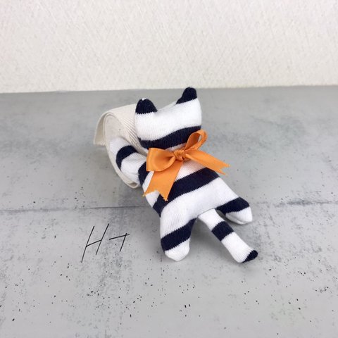 ネコちゃんクリップ  ボーダー オレンジリボン