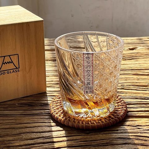ガラス酒杯 コップ 透明感 耐熱 浮き彫り 細工 クリスタル キッチン おうち時間 ユニセックス