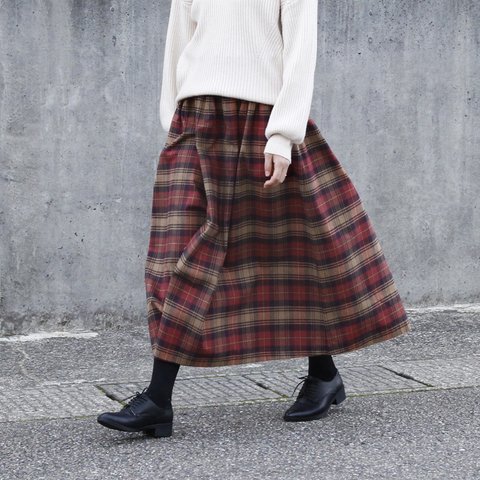 上品で大人な色合い タータンチェック ギャザースカート（ビスケット × ポピーレッド） ブラウン 起毛  ポケット 