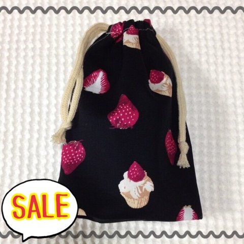 【SALE】少し縦長巾着袋 マチ付き☆イチゴとカップケーキ ブラック