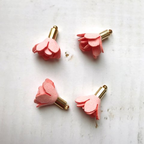 【4個】スエード調お花タッセル   小さめサイズ   ピンク