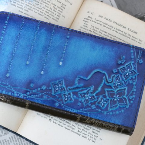 猫と紫陽花の洋古書風長財布
