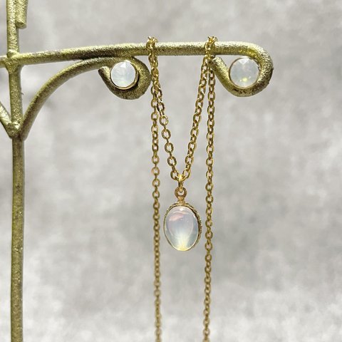 ❄︎ ドイツ製ヴィンテージネックレス×一粒ピアス【White Opal】