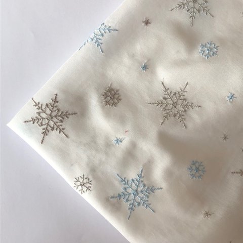 雪の結晶　オリジナルレース　刺繍生地　クリスマス