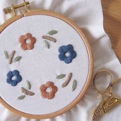 【刺繍キット】レトロフラワー🌼