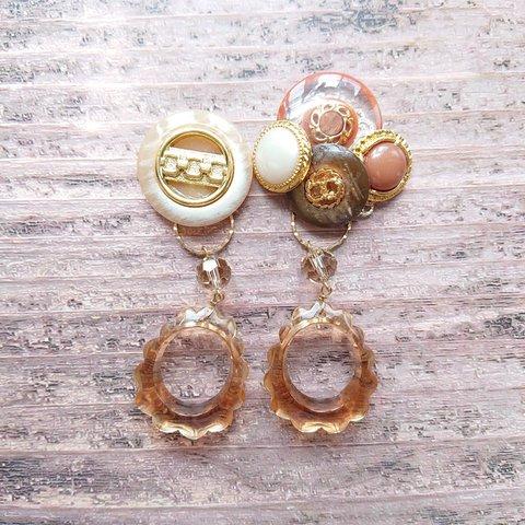 ヴィンテージボタンアクセサリー　アンティーク　ボタンピアス　ボタンイヤリング　【button pierced earrings(21)】