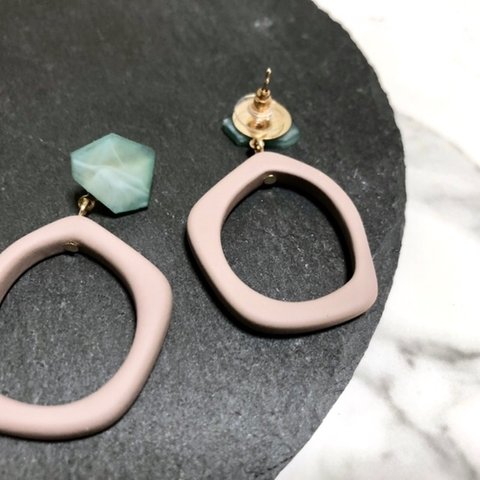 アクリル ピアス