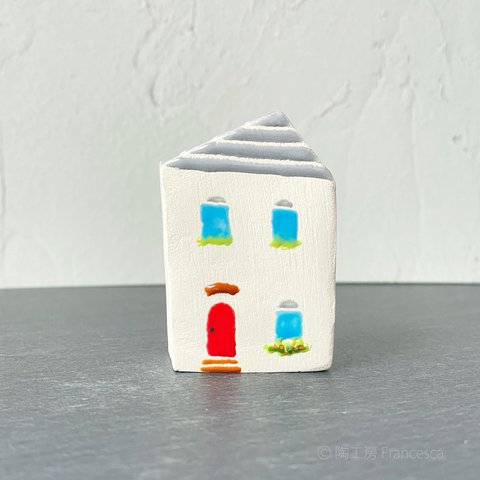 陶のお家のアロマディフューザー：グレーの屋根の家002