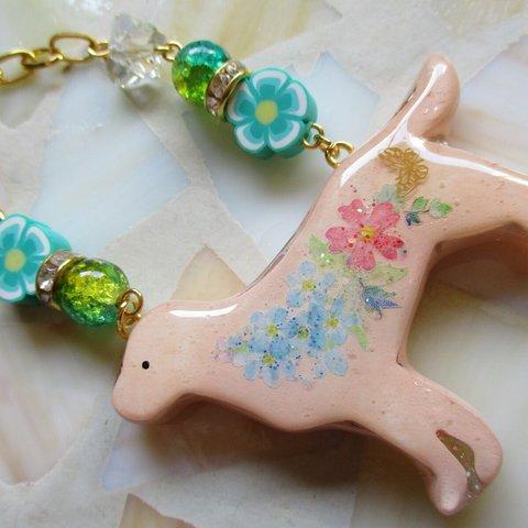 ◇2826完売 ☕キャメルラテ　レトリバーとお花のバッグチャーム🐕🌷 ※大サイズ・１点物