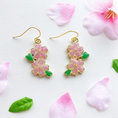 ✨再販3✨京都オパールの2輪桜ピアス／イヤリング