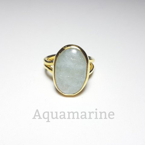 最新作『AQUAMARINE』の世界でひとつの天然リング