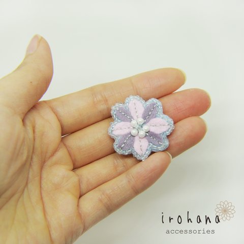 雪花 刺繍 アイスブローチ