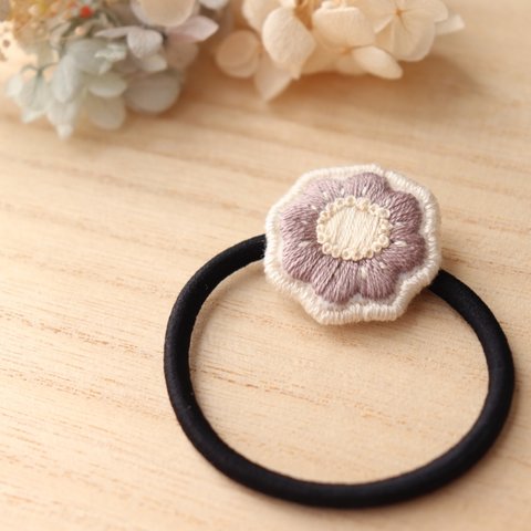 /刺繍/紫花のヘアゴム（大人向け）