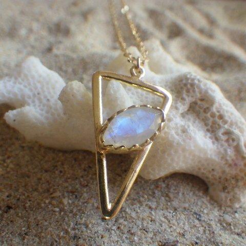 *14kgf*Moonstone Triangle Necklace