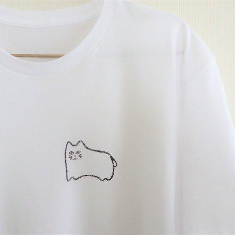 どこか和風なにゃんこ　イラストTシャツ（ホワイト）