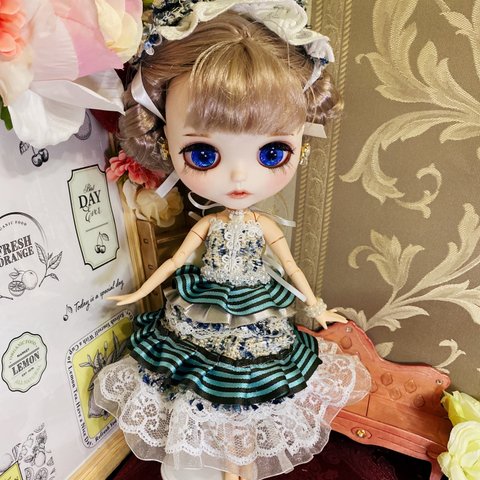 ブライス　リカちゃん　アウトフィット　ドレス　人形　ドール　ドール服　ロングドレス　カスタムドール　サテン生地　チョコミントのツイードドレス