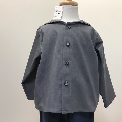 グレーのセーラー服(100)