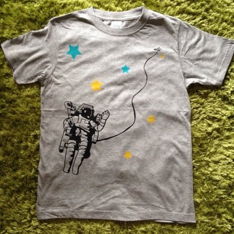 宇宙遊泳Tシャツ