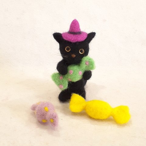 【早割10%オフ】羊毛フェルトのハロウィン飾り　黒猫とキャンディセット
