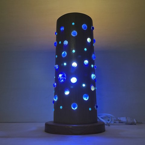 淡く蒼い光の竹あかり(bamboolight、竹明かり)落ち着いた雰囲気を醸し出すイッピンです！