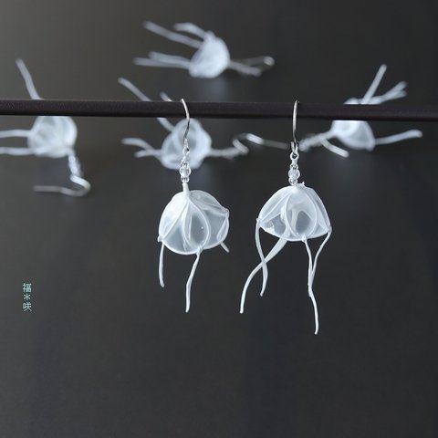   ﾟ･*:.｡.  海月  .｡.:*･ﾟ 水族館 ピアス（イヤリング） 涼しげ ネックレス ディップアート Jellyfish 水族館 海 夏