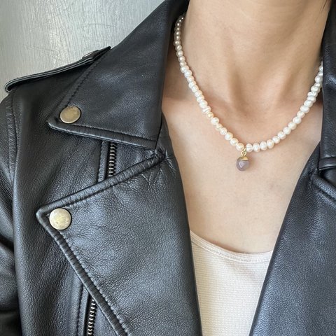 e’che originals fresh water pearl strawberry quartz short necklace 🍓