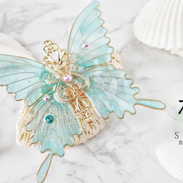 海色の蝶バレッタ〜Aqua mermaid〜（hair ornaments of butterfly〜aqua mermaid〜 ）  SMALLTAIL'S GALLERY minne 国内最大級のハンドメイド・手作り通販サイト