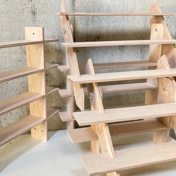 商品ディスプレイ ひな壇5段/背面3段/50幅/普通合板/1台〈上質材 商品ディスプレイ ひな壇5段/背面3段/50幅/普通合板/1台〈上質材