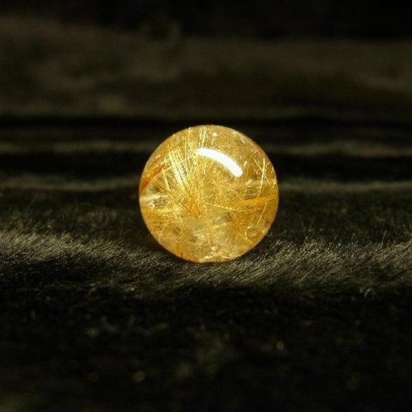 訳あり！！ 現品粒売り ゴールドルチル １６ミリ ＫＹＧ４８ 虹入り金針水晶