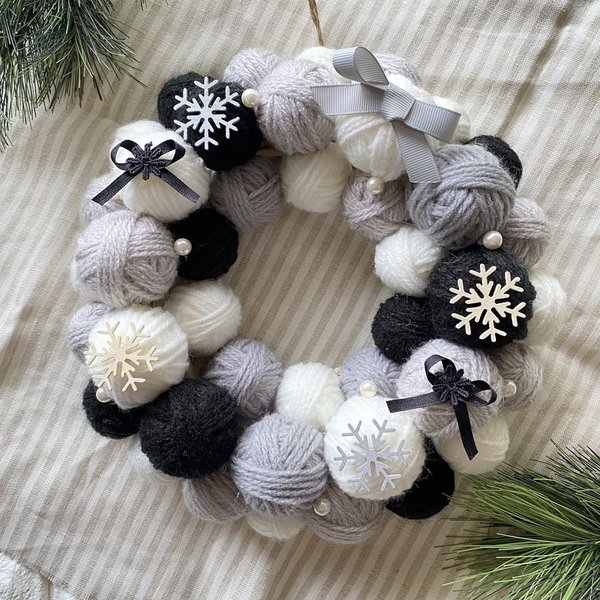毛糸玉ころころリース snowflake - MIELI@COCOLO COLOR | minne 毛糸玉ころころリース snowflake - MIELI@COCOLO COLOR | minne