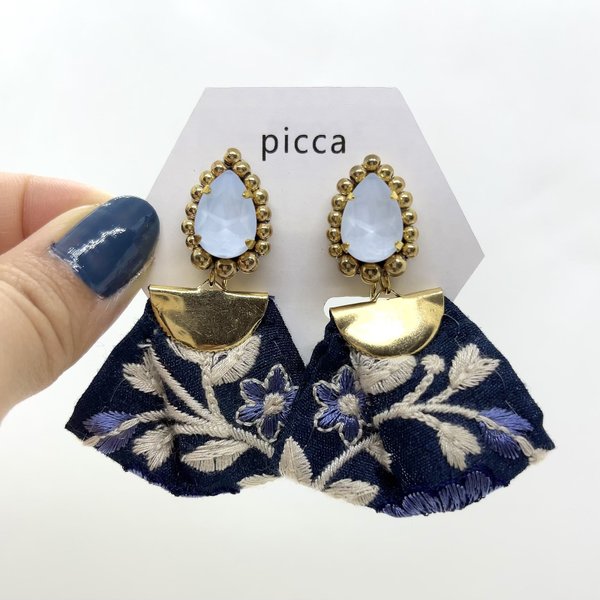 スワロフスキー×刺繍リボンのピアス #125 - picca | minne 国内最大級